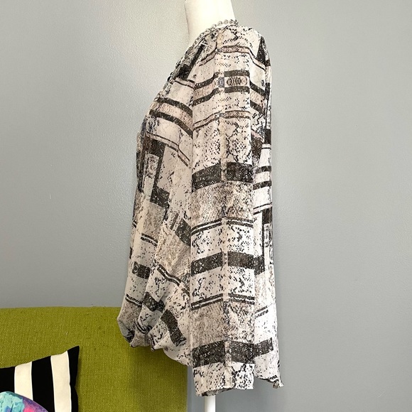 DKNYC Black Grey Chiffon Modern Draped Open Front Blouse Top - Picture 3 of 5